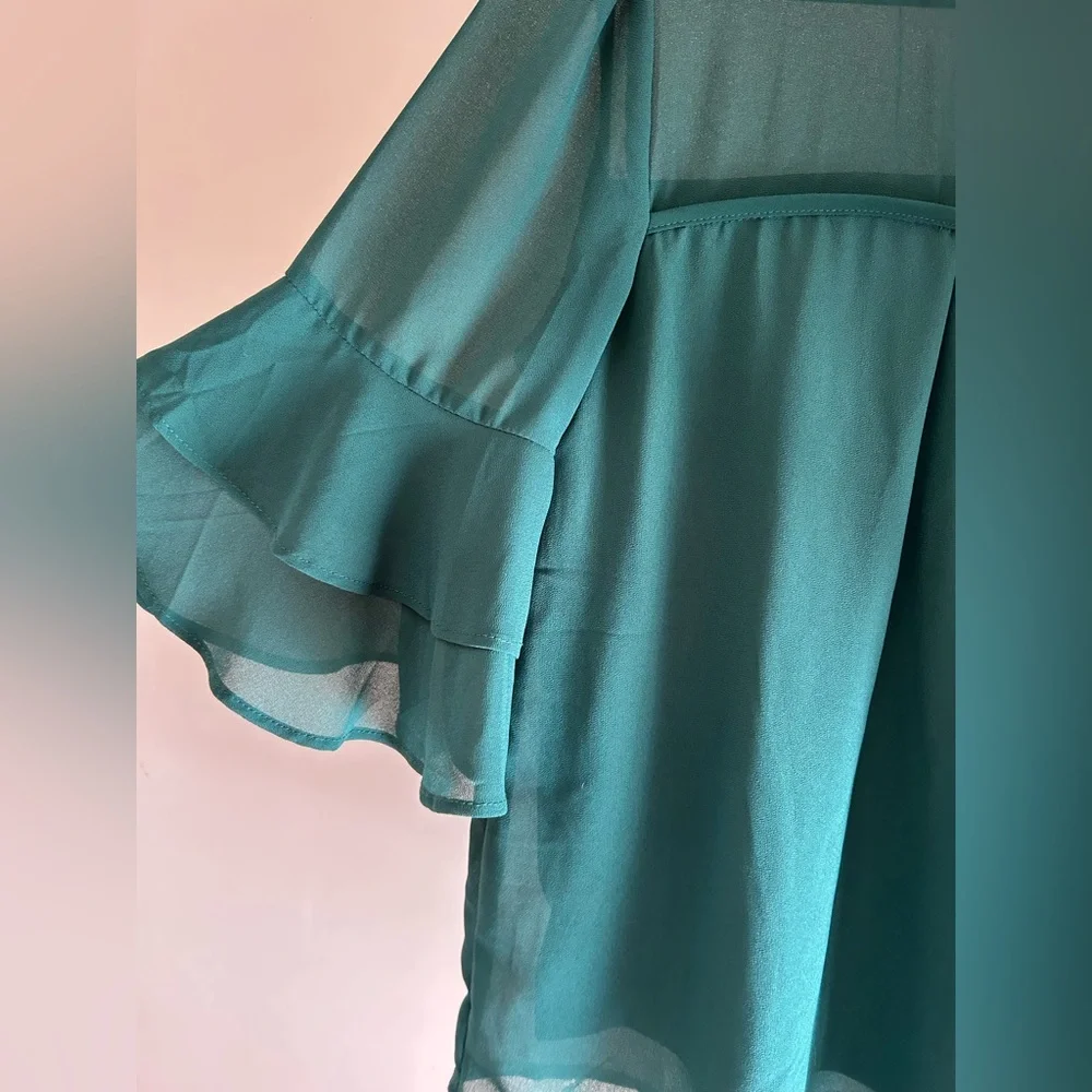 Monteau Los Angeles Emerald Green Blouse | Women S | Ruffle Sleeve Flowy Top - Picture 2 of 9